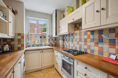 2 bedroom flat for sale, Lillie Road, London SW6