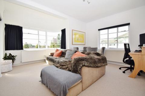 2 bedroom apartment for sale, Pinner Court, Pinner