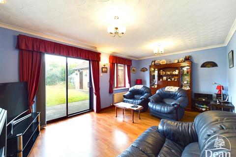 2 bedroom detached bungalow for sale, Pike Road, Coleford