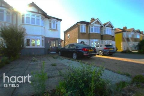 3 bedroom semi-detached house to rent, Willow Road, EN1