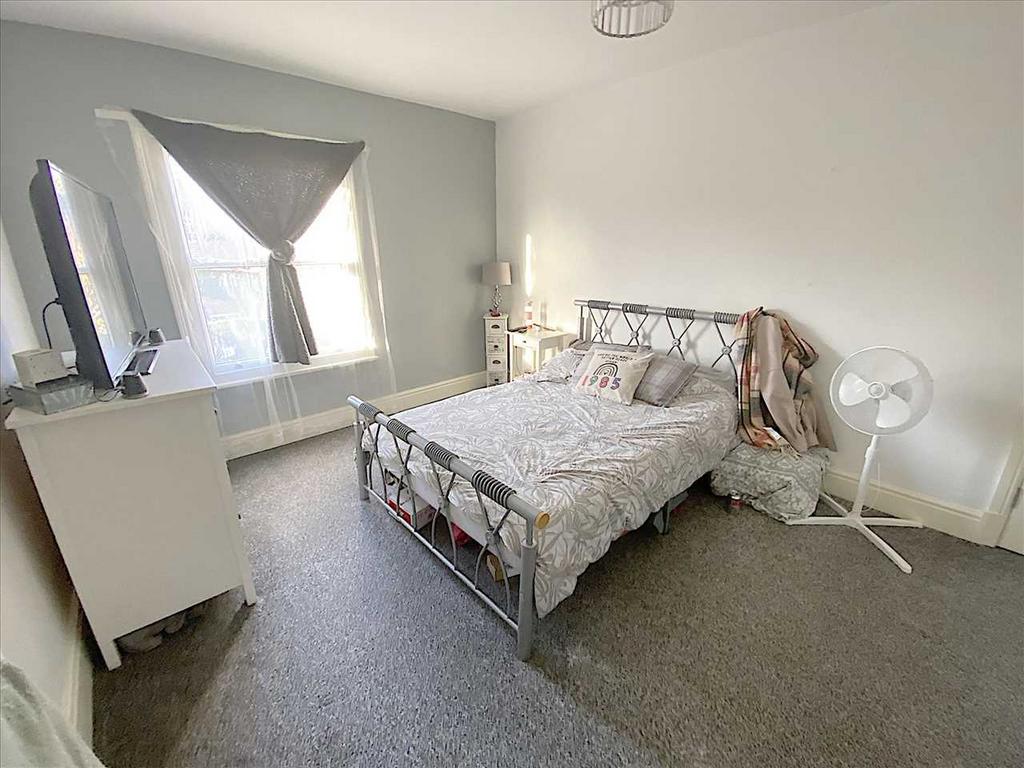 Bedroom 1: