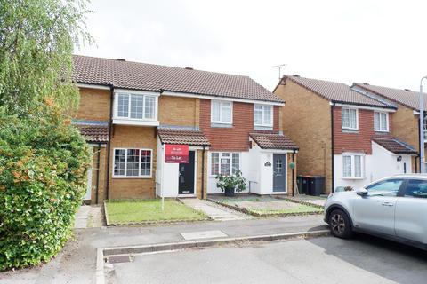 2 bedroom terraced house to rent, Tennyson Avenue, Houghton Regis, LU5