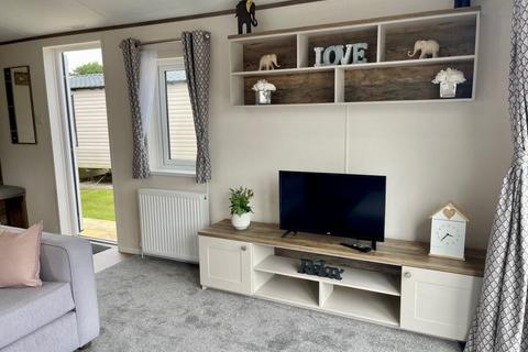2 bedroom park home for sale, Par Sands Coastal Holiday Park