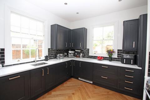 5 bedroom townhouse for sale, Whitehorse Street, Baldock, SG7