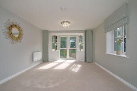 2 bedroom ground floor flat for sale, Caxton Lodge, Tenterden TN30