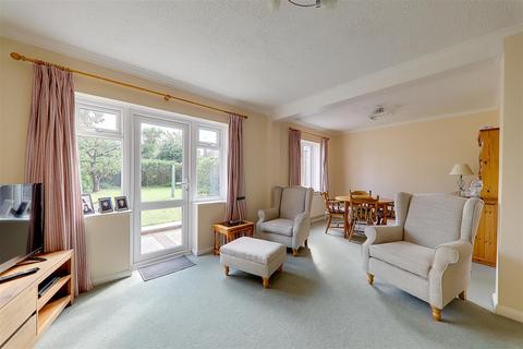 39 Nelson Road, Goring By Sea, Worthing, BN12 6EG