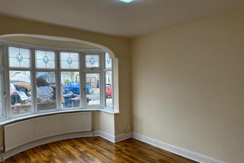 4 bedroom end of terrace house to rent, Windsor Crescent, Harrow HA2