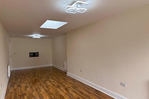 4 bedroom end of terrace house to rent, Windsor Crescent, Harrow HA2