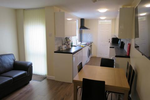 5 bedroom terraced house to rent, Charterhouse, Coventry CV1