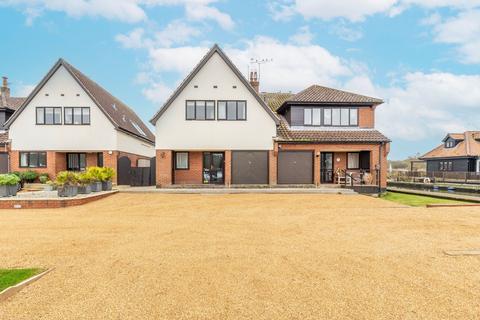 4 bedroom semi-detached house for sale, Racing Reach, Horning