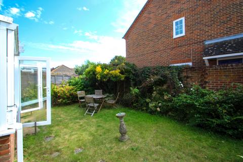 2 bedroom flat to rent, Meadow Lane, Southampton