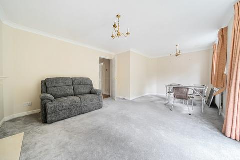 3 bedroom detached house to rent, Claremont Close Orpington BR6