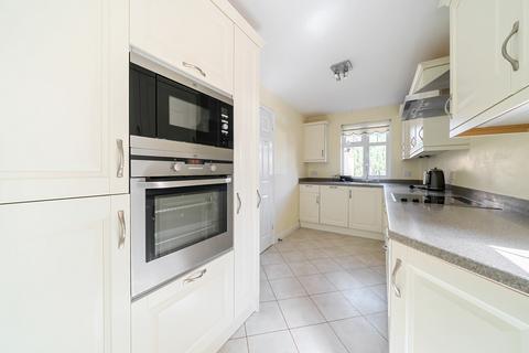 3 bedroom detached house to rent, Claremont Close Orpington BR6