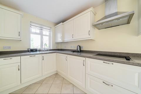 3 bedroom detached house to rent, Claremont Close Orpington BR6