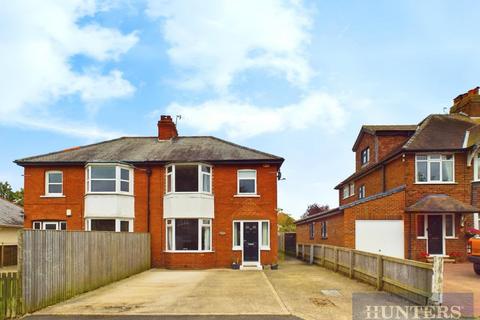 4 bedroom semi-detached house for sale, West Park Avenue, Scarborough