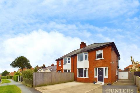 4 bedroom semi-detached house for sale, West Park Avenue, Scarborough