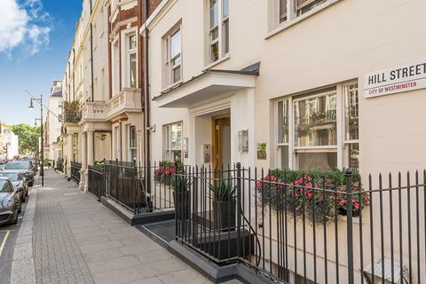 Studio to rent, Hill Street, Mayfair, London W1J