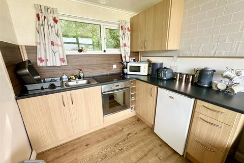 2 bedroom chalet for sale, Broadside Chalet Park, Stalham NR12