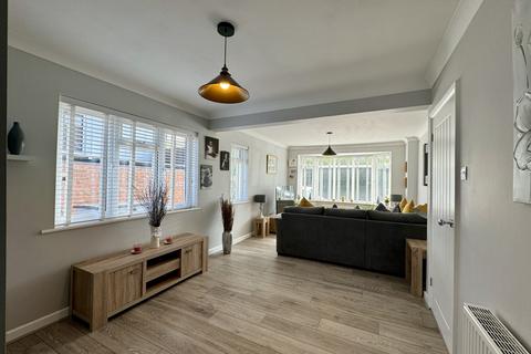 3 bedroom bungalow for sale, Wannock Lane, Eastbourne, East Sussex, BN20