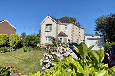 4 bedroom detached house for sale, Heol Capel Ifan, Pontyberem, Llanelli