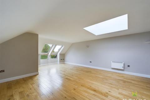 2 bedroom penthouse for sale, Copthorne Road, Shrewsbury