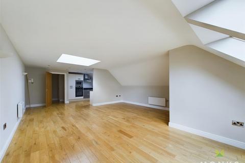 2 bedroom penthouse for sale, Copthorne Road, Shrewsbury