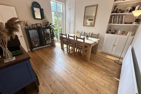 26 Beech Road, Sale, M33 2FB