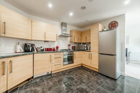 2 bedroom flat for sale, Headstone Drive, Harrow, HA1