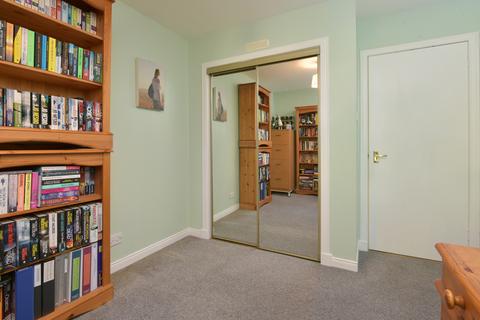 3/2 Grantully Place, Edinburgh, EH9 1SQ