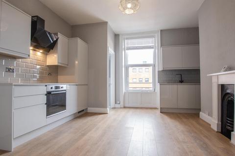 1 bedroom apartment to rent, Second Floor Flat, 2 The Crescent, York, YO24 1AW