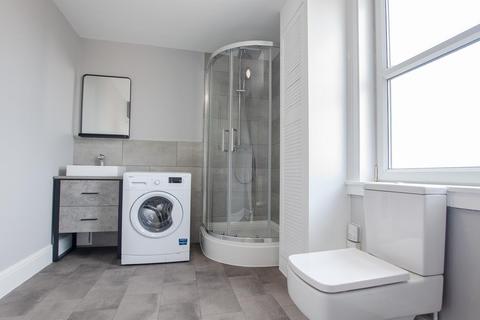 1 bedroom apartment to rent, Second Floor Flat, 2 The Crescent, York, YO24 1AW