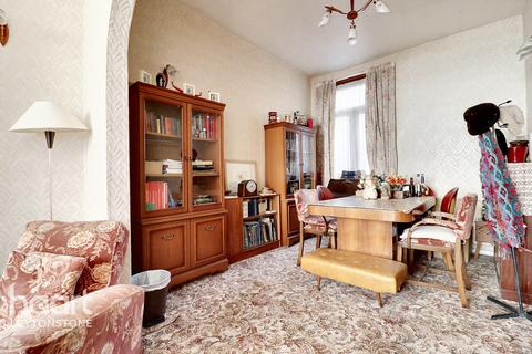 30 Cann Hall Road, London, E11 3HZ