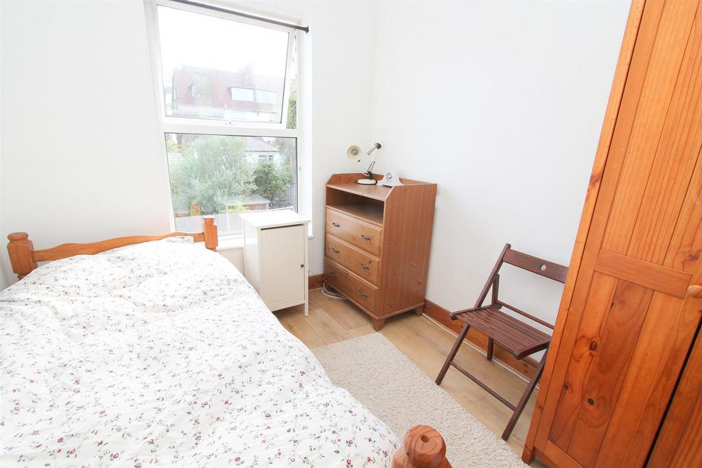 Bed 4.jpg