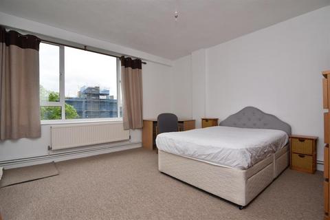 3 bedroom apartment to rent, Inwood Court, Rochester Sqaure, London, NW1 9HS