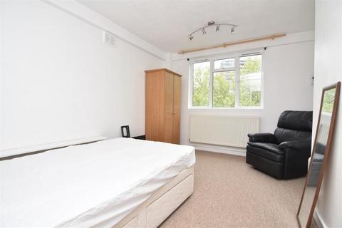 3 bedroom apartment to rent, Inwood Court, Rochester Sqaure, London, NW1 9HS