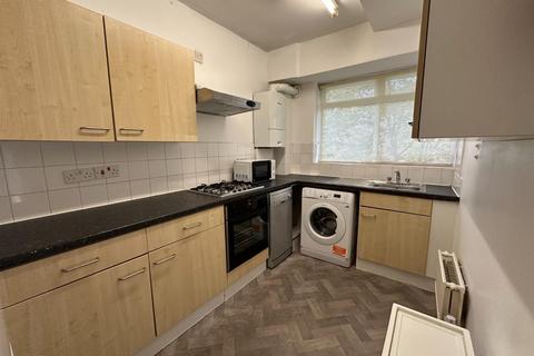 3 bedroom apartment to rent, Inwood Court, Rochester Sqaure, London, NW1 9HS