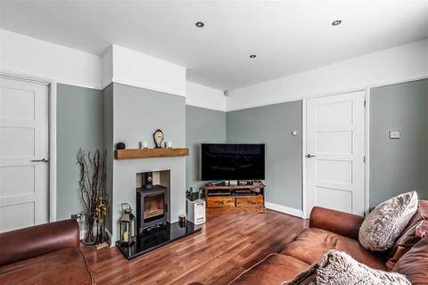 4 Ulstan Close, Woldingham, Caterham, CR3 7EH