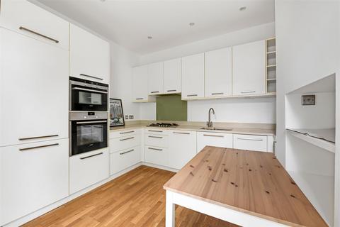 3 bedroom flat for sale, Riverview Gardens, Barnes, London, SW13