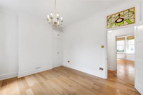 3 bedroom flat for sale, Riverview Gardens, Barnes, London, SW13