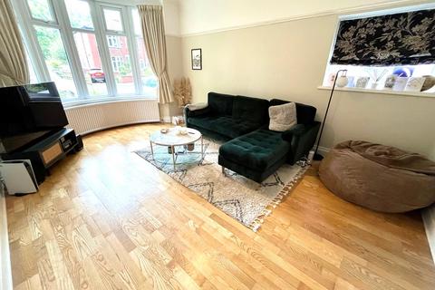 4 bedroom semi-detached house to rent, Longton Avenue, Manchester M20