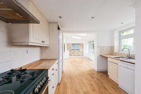 5 bedroom detached house to rent, Upper East Hayes, Bath BA1