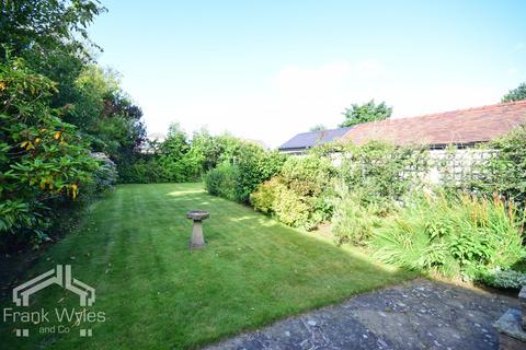 3 bedroom detached house for sale, Heyhouses Lane, Lytham St Annes, FY8 3RW