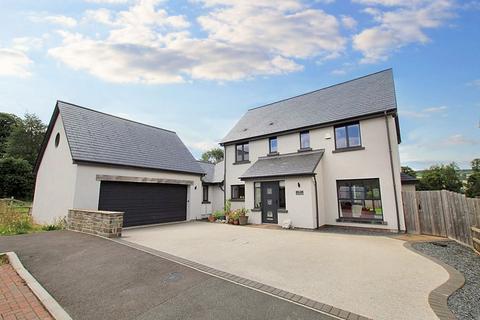 19 Clos Castell, Llangynidr, Crickhowell, NP8 1NZ