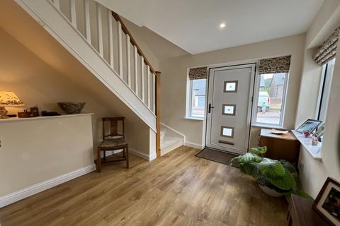19 Clos Castell, Llangynidr, Crickhowell, NP8 1NZ