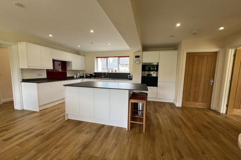 19 Clos Castell, Llangynidr, Crickhowell, NP8 1NZ