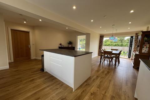 19 Clos Castell, Llangynidr, Crickhowell, NP8 1NZ