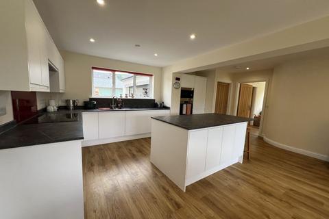 19 Clos Castell, Llangynidr, Crickhowell, NP8 1NZ