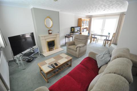 3 bedroom semi-detached house for sale, Leigh Crescent, Long Itchington, Southam