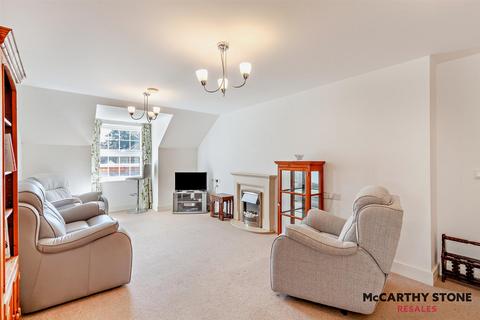 2 bedroom apartment for sale, Weighbridge Court, High Street, Ongar, Essex, CM5 9FD