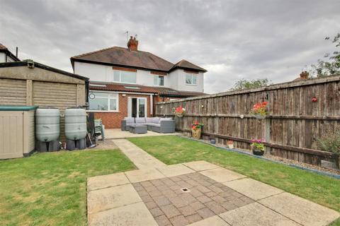 3 bedroom semi-detached house for sale, Legarde Avenue, Hull